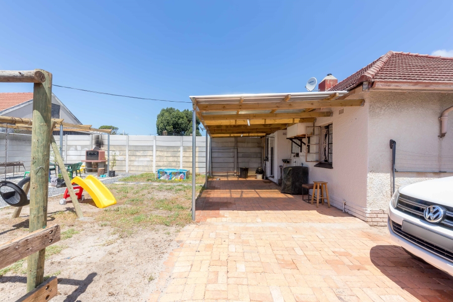 2 Bedroom Property for Sale in Athlone Western Cape